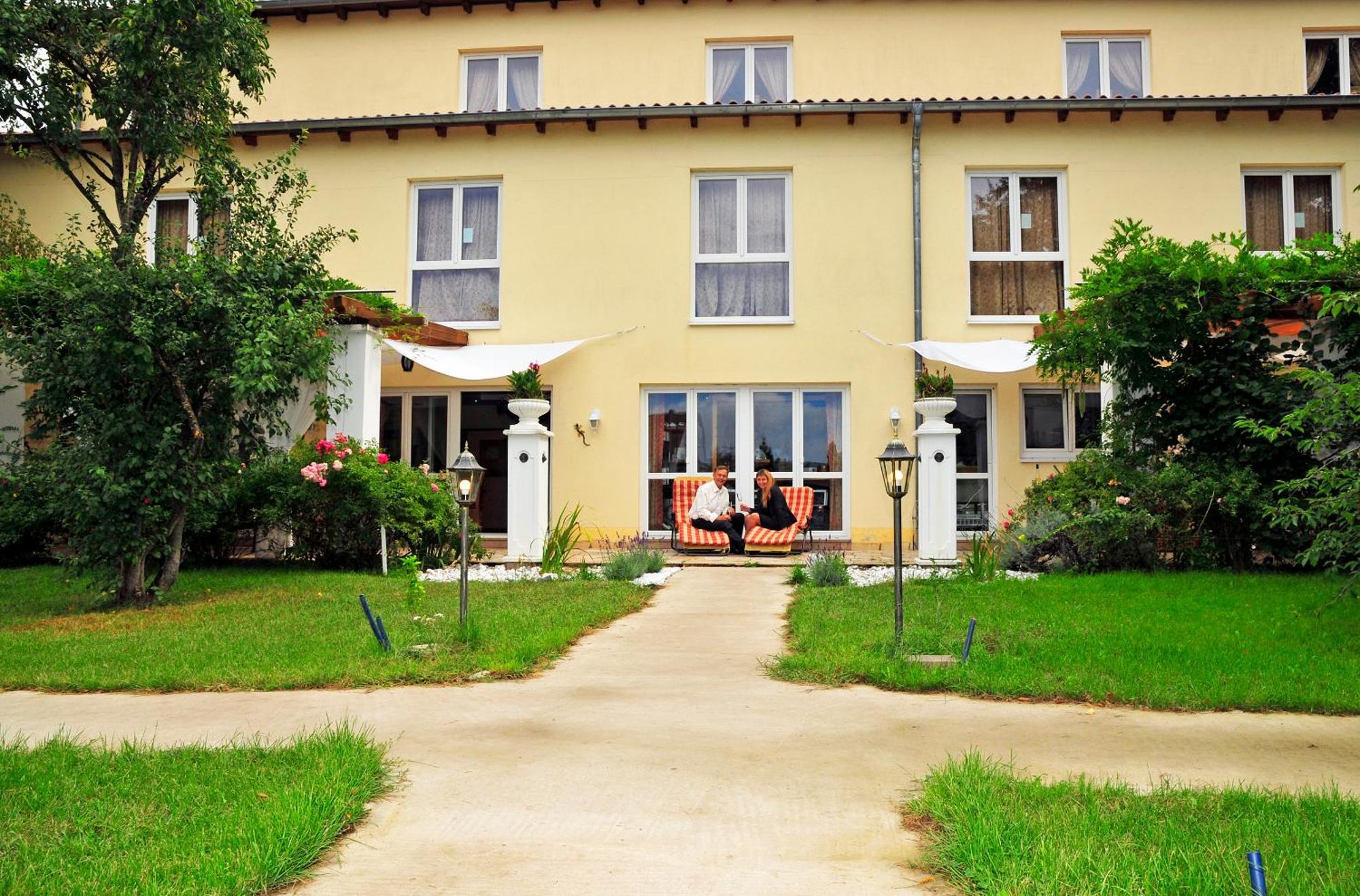 Mediterran Hotel Juwel Karlstein am Main Buitenkant foto